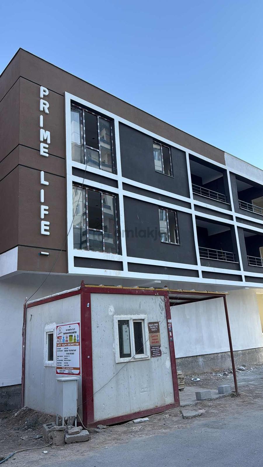 Bahçelievlerde Petek Pastanesi Yanı 2+1 Daire - 27