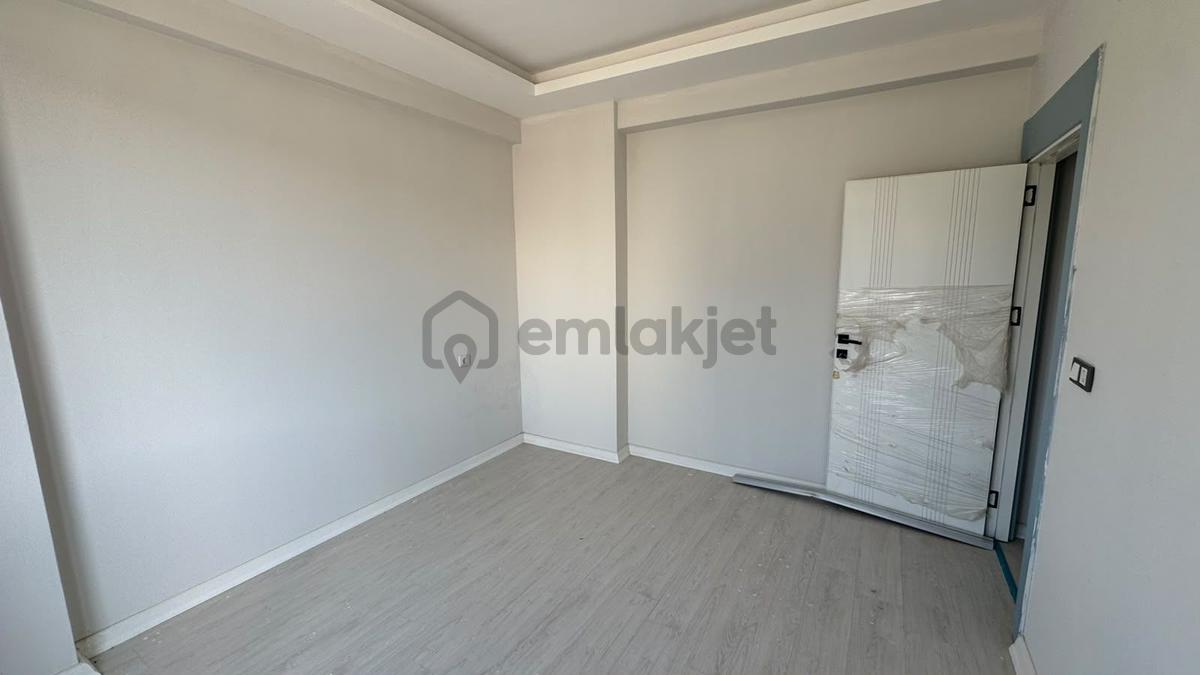 Kızkalesinde Havuz Manzaralı 1+1 Sıfır Daire - 23