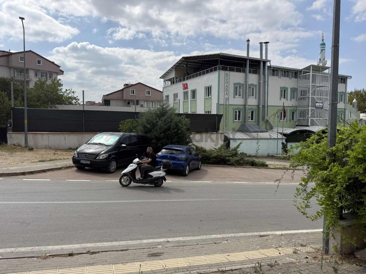 Nilüfer Demirci' De Yol Üstü Geniş Cephe'li İşyeri - 28