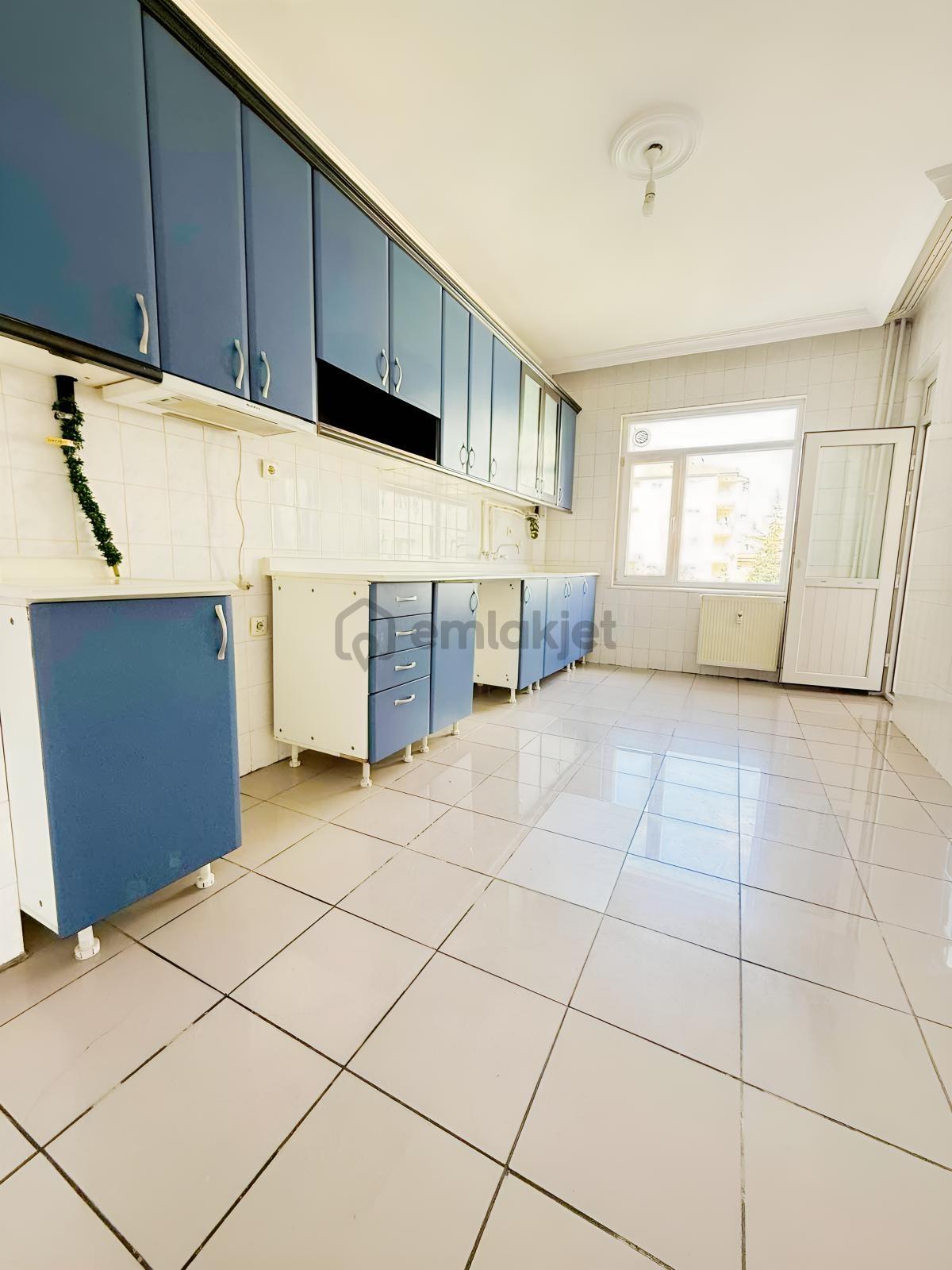 Esenyurt'da 3+1 Kiralık Daire - 4