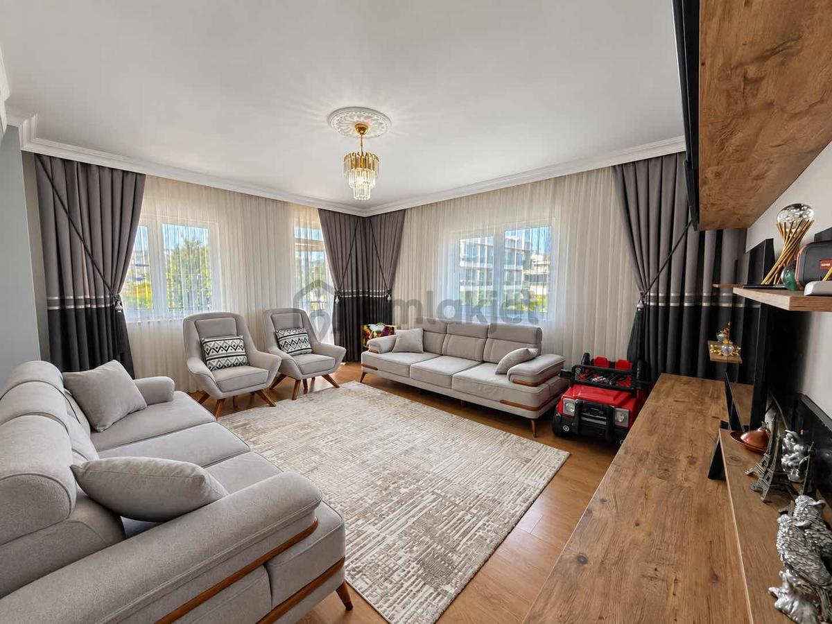 Gazi Mah.seçen Gross & Tramvay Yanı 125 M² Eminevim Fuzul Uygun