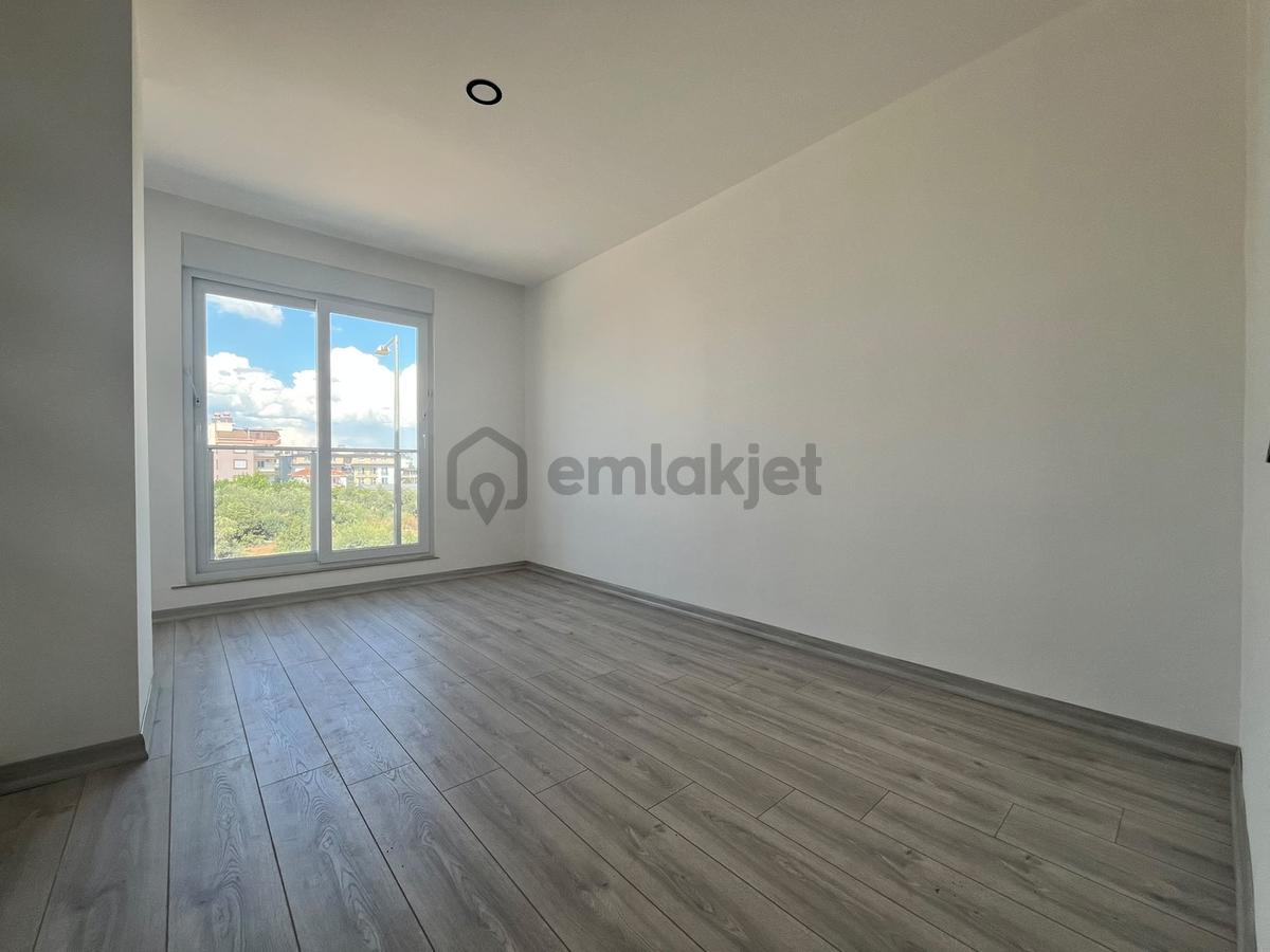 2+1 110m2 2 Bloklu Site İçerisinde Ara Katta Asansörlü Daire - 18