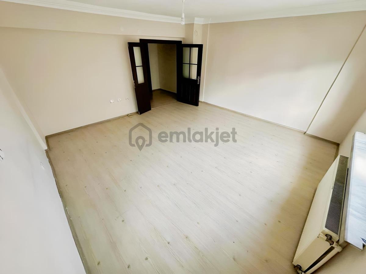 Ulukan'dn Cadde Üzerinde Site İçerisinde Masrafsız Ara Kat 3+1!! - 14