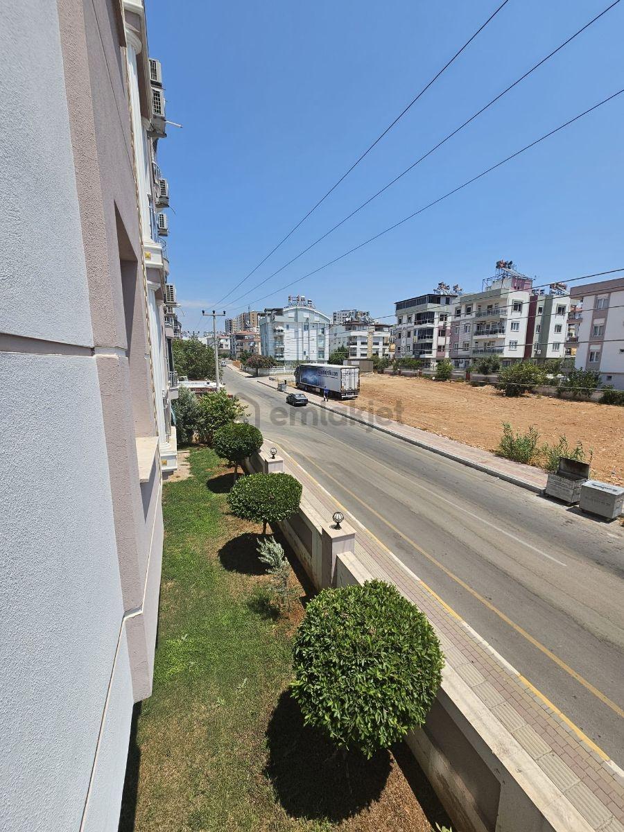 A K Mutludan Ünsalda Özellikli Site İçerisinde 3+1 Geniş Daire - 11