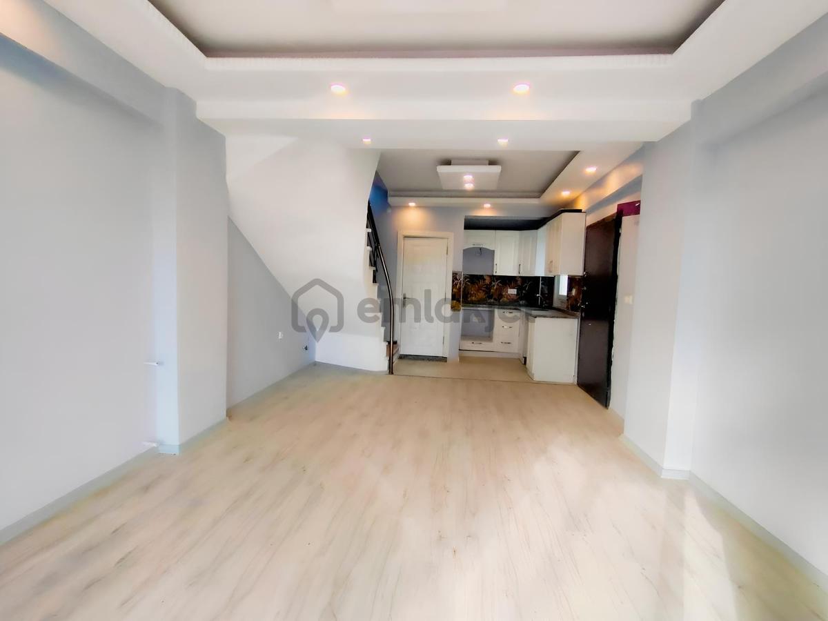 Yeniçiftlikde Denize Yürüme Mesafeli Villa #kartallar'dan# - 9