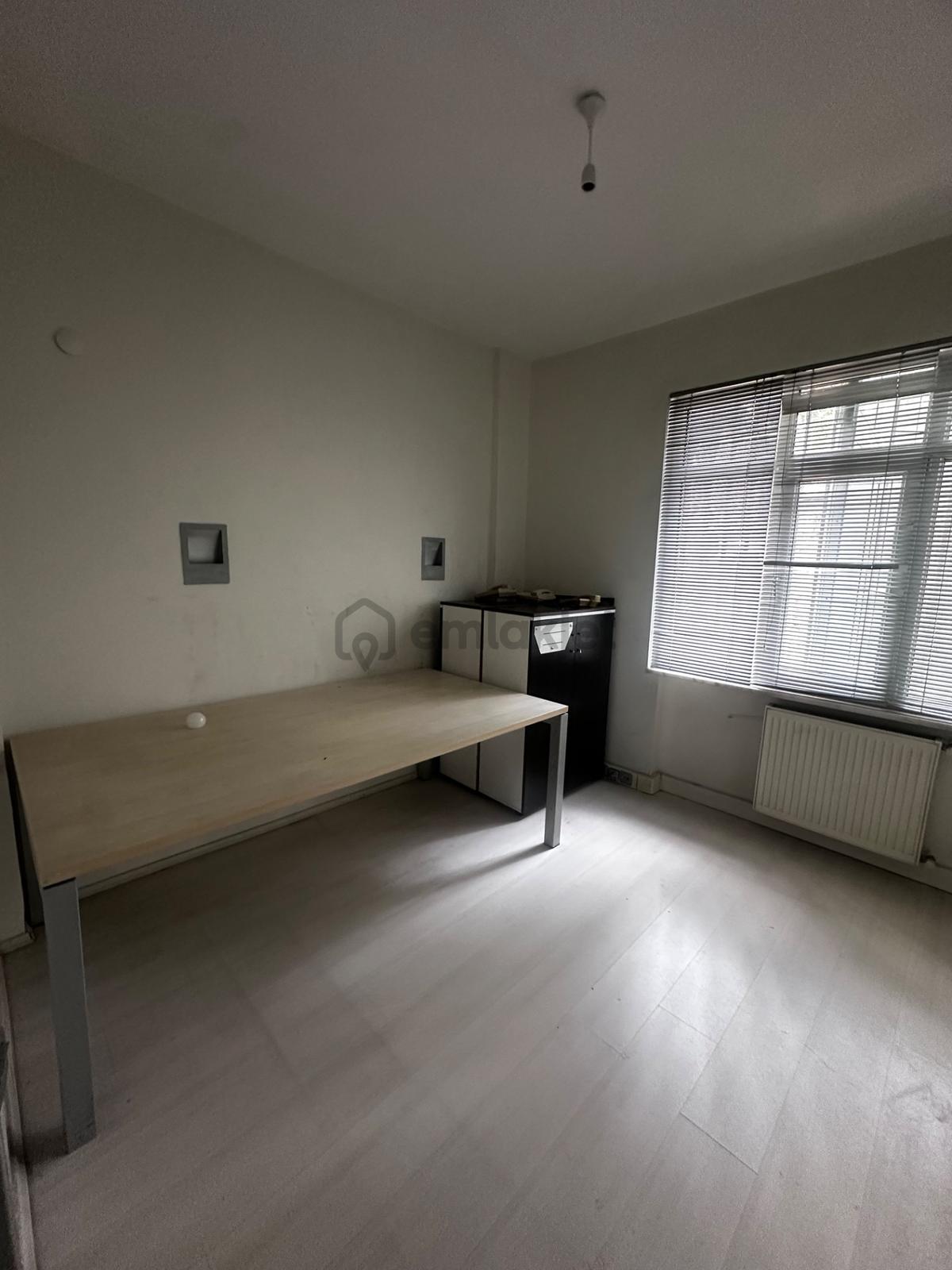 Tramvaya Yakın Kiralık Ofis - 9