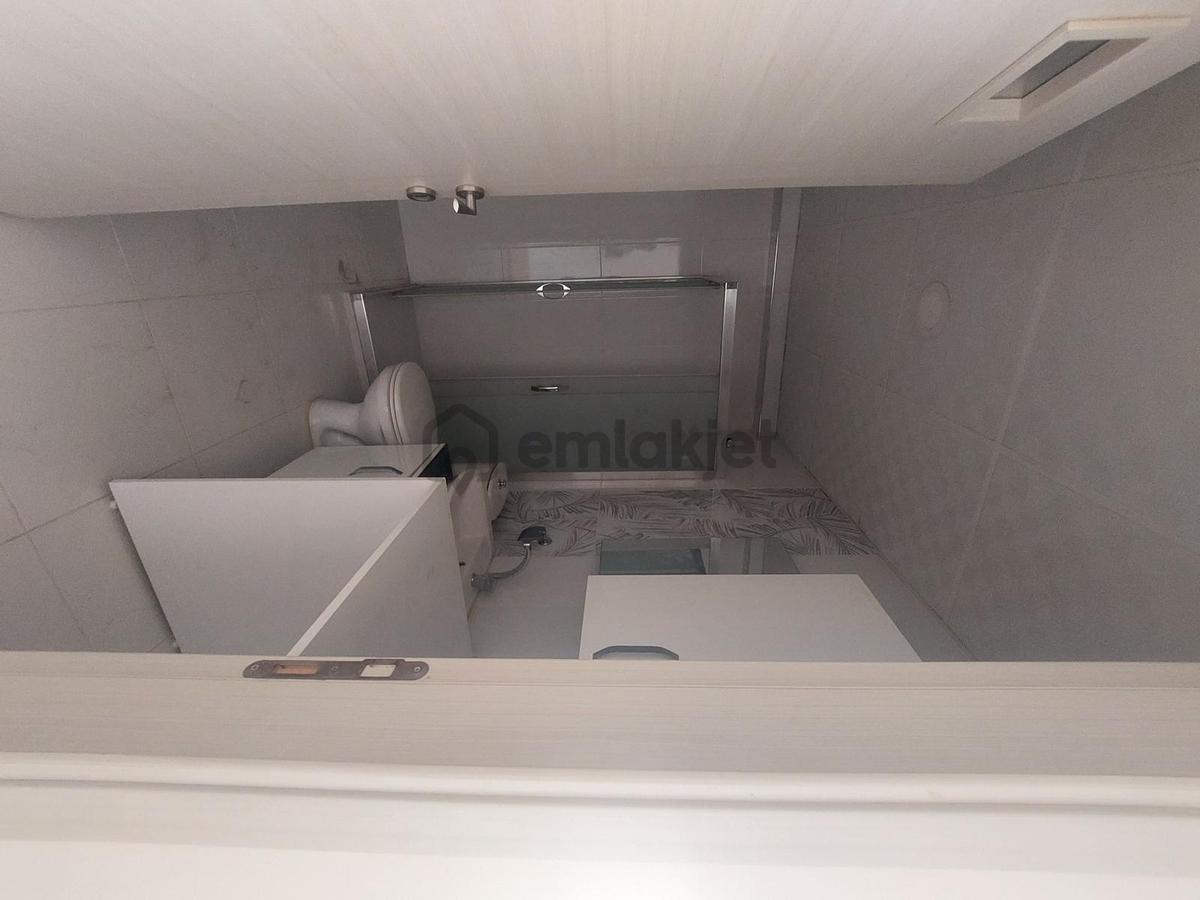 Cadde Üzeri Asansörlü, Doğalgazlı Çift Cepheli Geniş 1+1 - 8