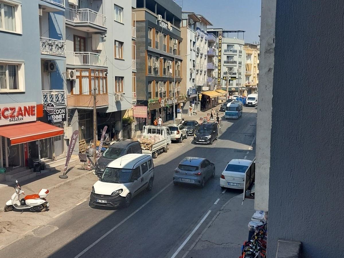 Cadde Üzeri Asansörlü, Doğalgazlı Çift Cepheli Geniş 1+1 - 22
