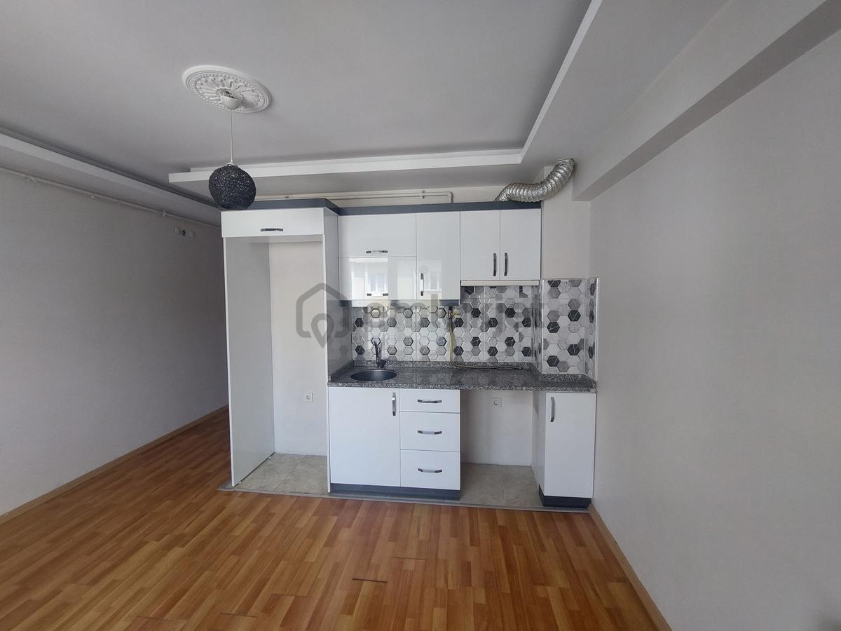 Cadde Üzeri Asansörlü, Doğalgazlı Çift Cepheli Geniş 1+1 - 6