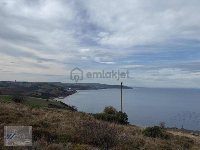Malta'dan Hıdırköy'de Deniz Manzaralı Arsa
