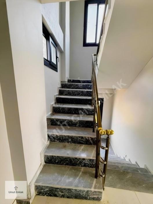 Bağımsız Girişli 4+1 Triplex Geniş Bahçeli Villa - 22