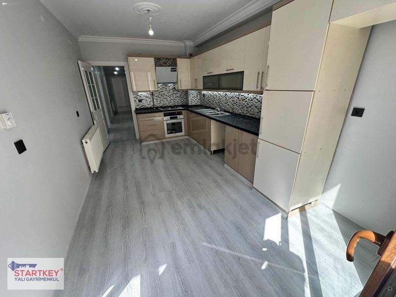 Çiğli'de Merkezi Konumda Kiralık 3+1 Daire - 9