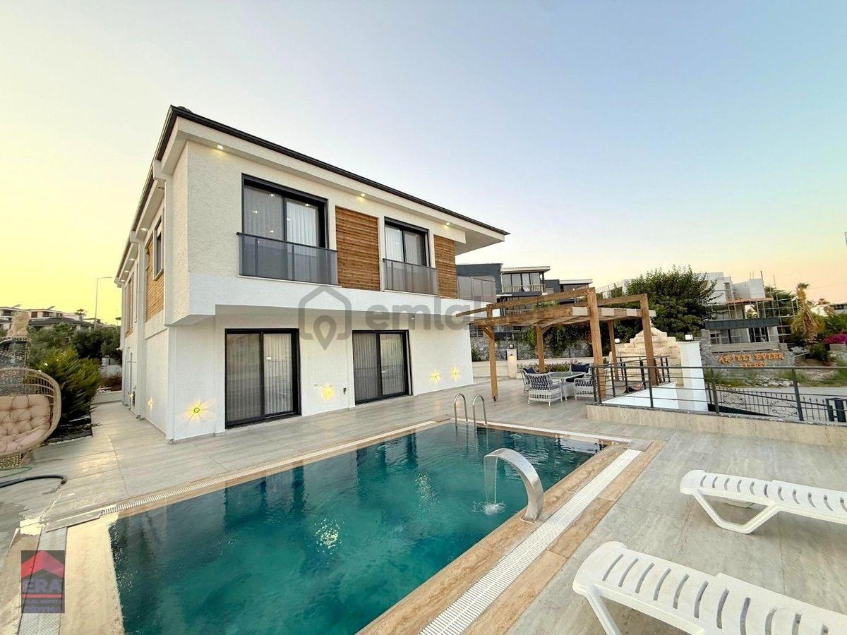 Efelerde Satılık Lüks Villa - 2