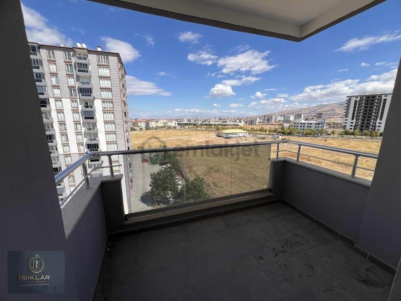 Yakıncada Kiralık 3+1 Daire - 13