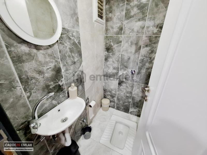 Cadde26 Dan Esenli Caddesinin Dibinde Satılık 2+1 Daire - 9
