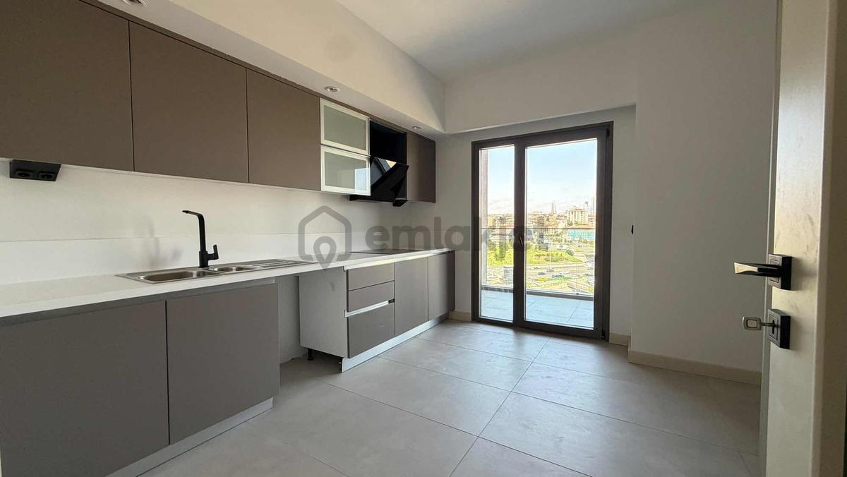 Kadıköy Emlakkonut E5 Cephe Şerefiyeli Satılık 3+1 Teslim Daire - 6