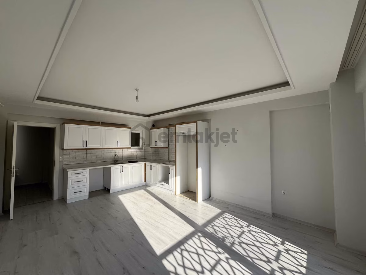 Lavınıa'dan Merkezde Asansörlü Kiralık 2+1 Daire