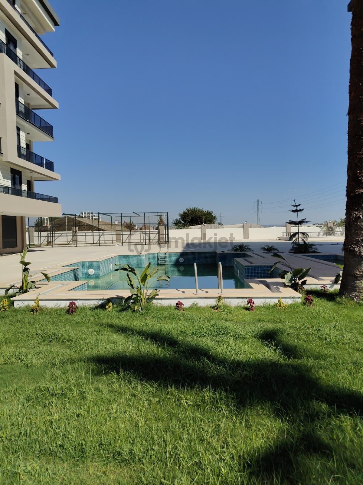 Kepez Göksu’da Havuzlu Si̇tede 1+1 Satilik Dai̇re - 7