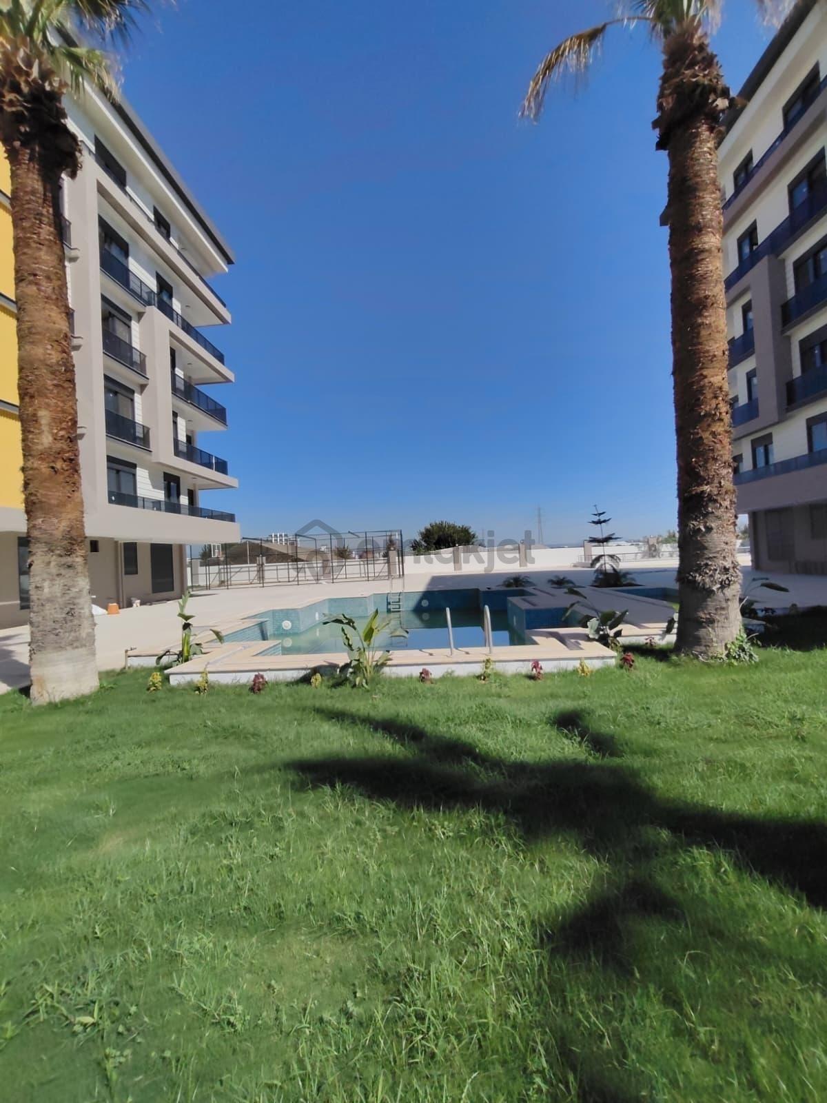 Kepez Göksu’da Havuzlu Si̇tede 1+1 Satilik Dai̇re - 5