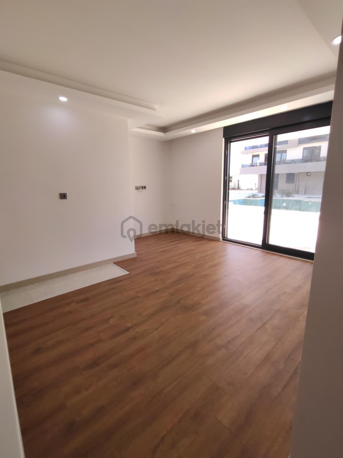 Kepez Göksu’da Havuzlu Si̇tede 1+1 Satilik Dai̇re - 10