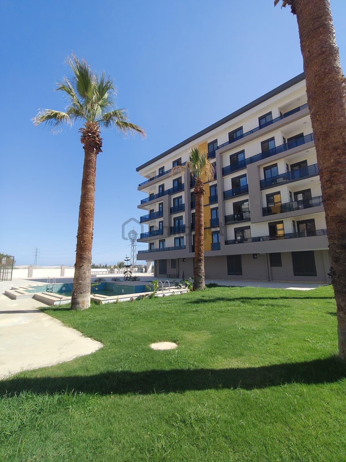 Kepez Göksu’da Havuzlu Si̇tede 1+1 Satilik Dai̇re - 6