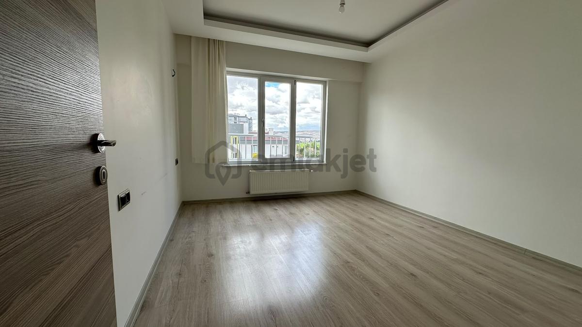 Mithatpaşa Mahallesinde 3+1 Kiralık Daire - 19