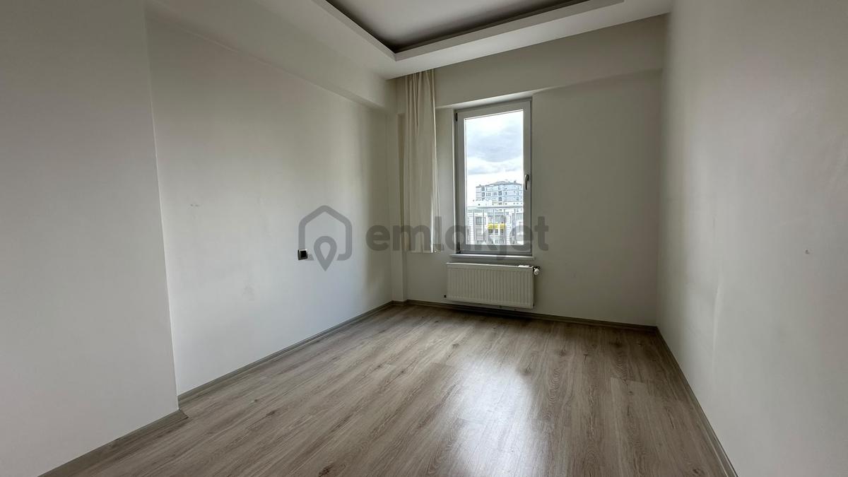 Mithatpaşa Mahallesinde 3+1 Kiralık Daire - 20