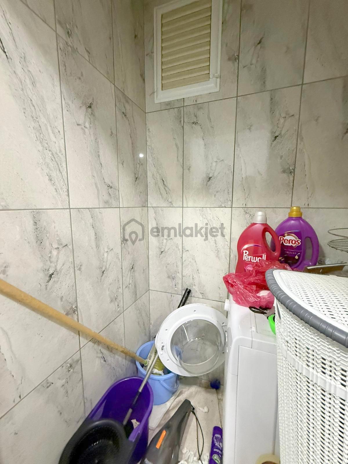Mertcan'dan Velibaba Mah. Cadde Üzeri Metroya 8dk Ara Kat 3+1 - 12