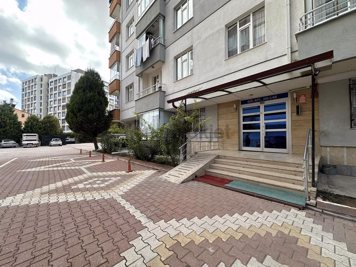 ''ahmet Özcan Ve Aymanas Caddesi Kesişimi 3+1 Daire'' - 2