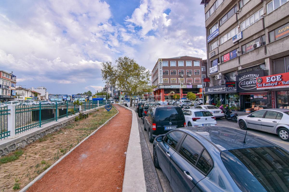 Söke Merkezde Cadde Üzerinde Satılık Ofis - 10