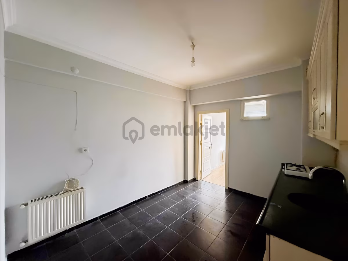 Akademi'den Espark Yakını Çift Cephe Kiralık 1+1 - 9