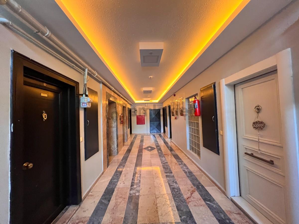 Küçükçekmece Halkalı Tokifulya Sitesinde Tadilatlı Satılık Daire - 27