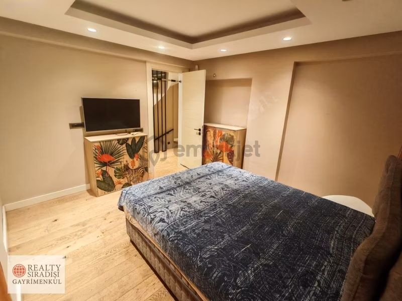 Örnekköyde Havuzlu Denize Yürüme Mesafesinde Köşe Villa - 25