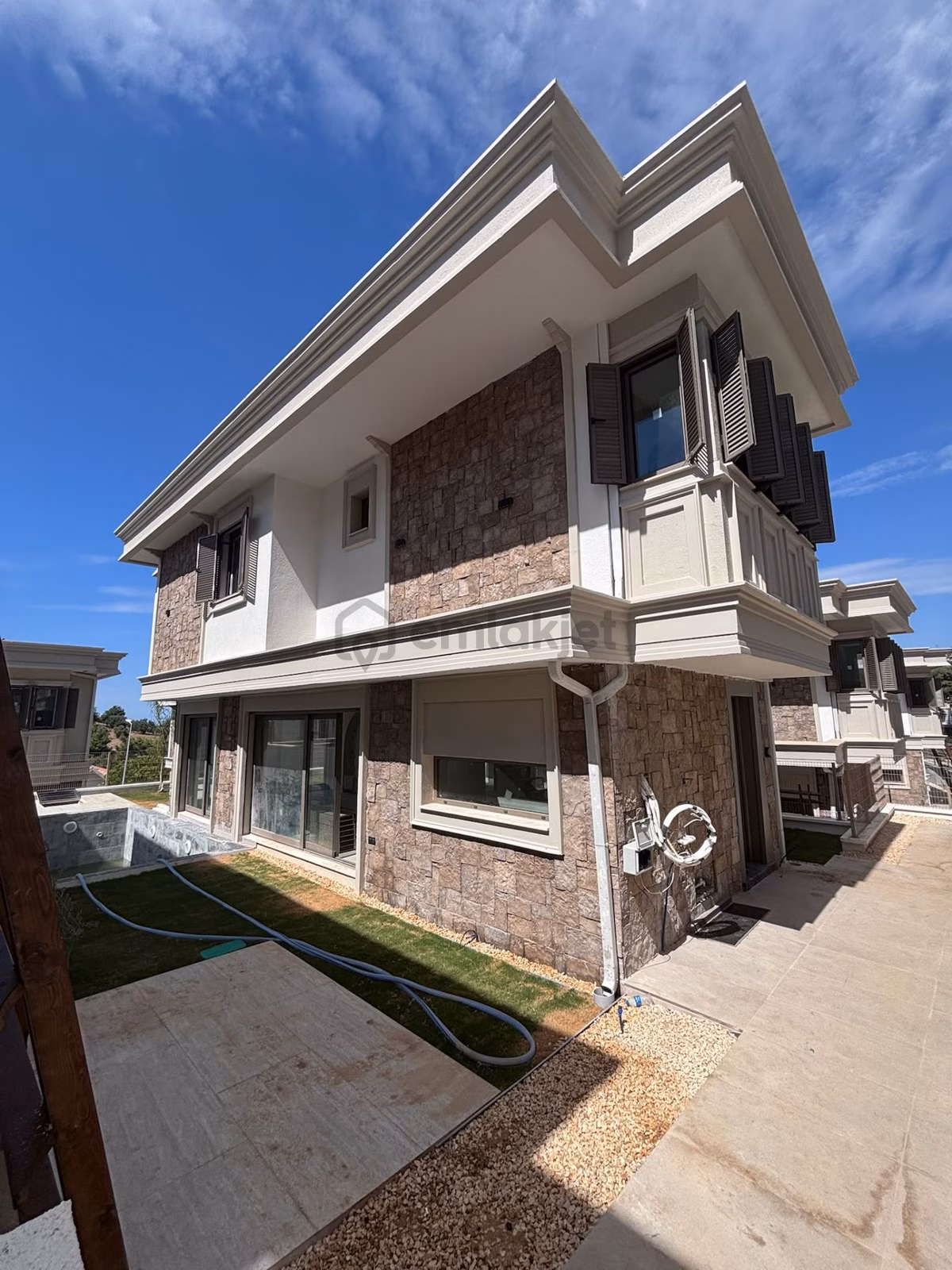 Kuşadası Soğucak'ta Satılık 4+1 Villa