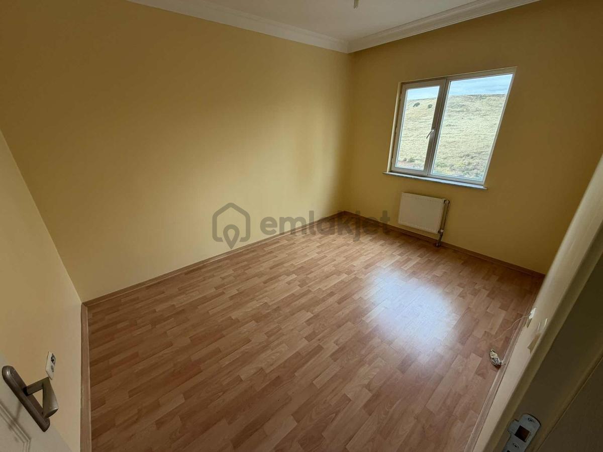 Toki Turkuazda Bakımlı Temiz Satılık 2+1 Daire - 33
