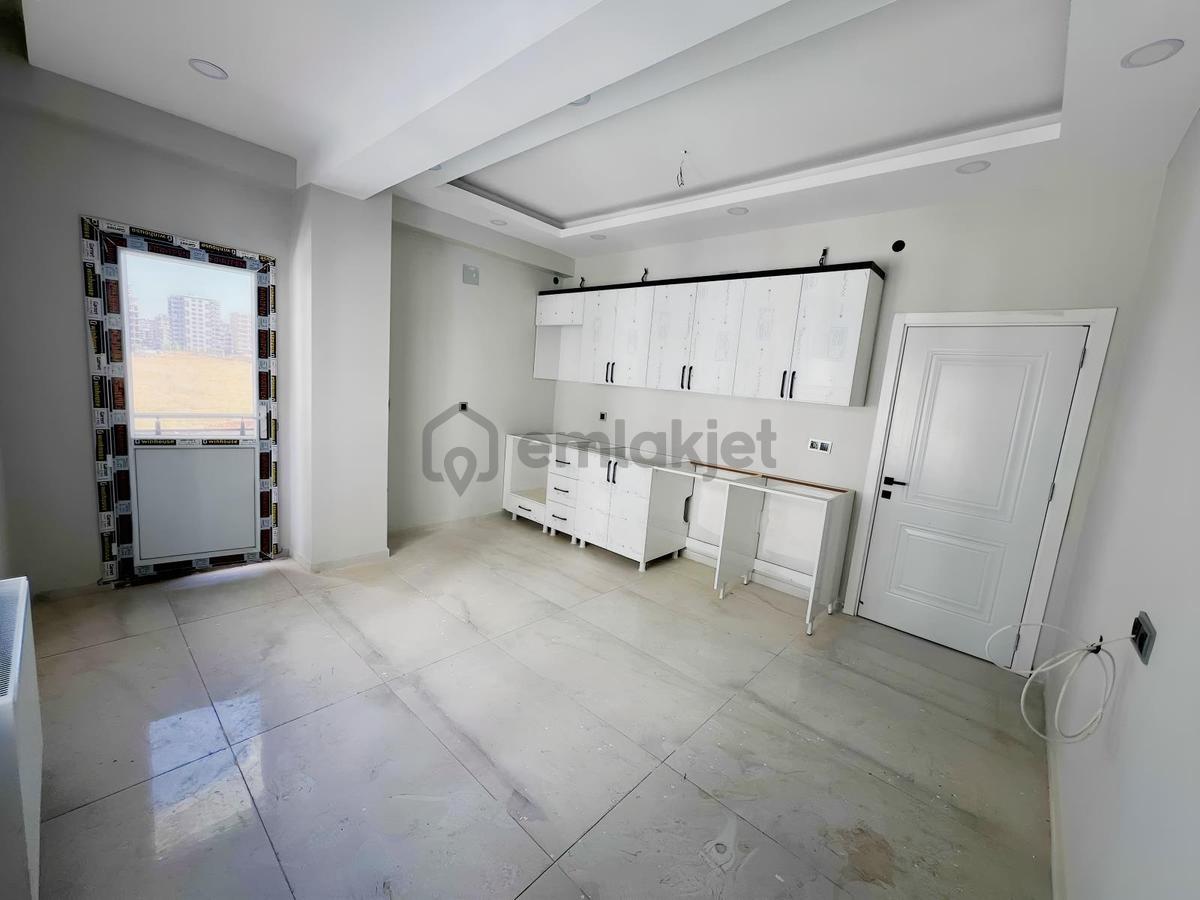Gül Emlak'tan Satılık Sıfır 2+1 Daire