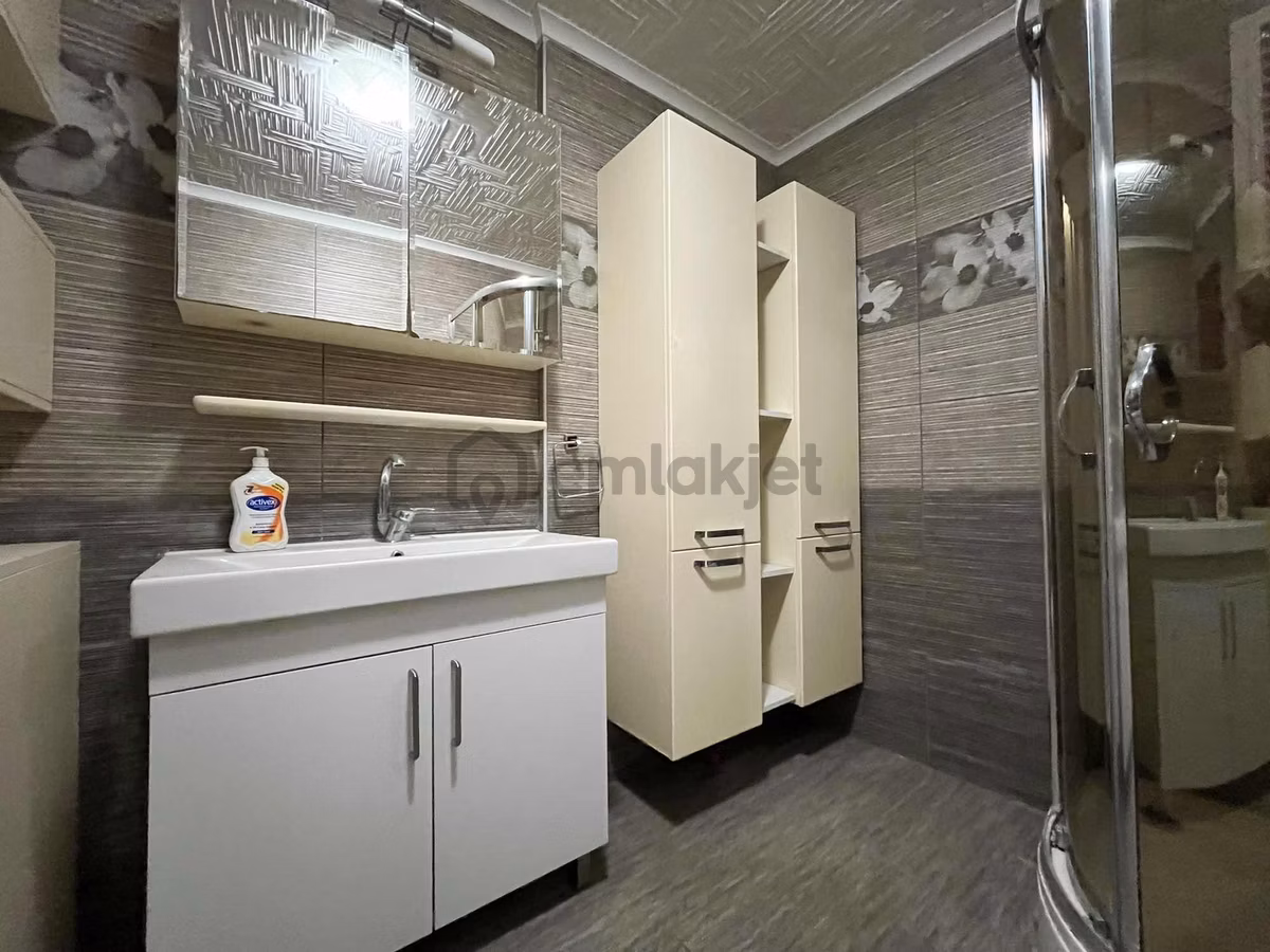 Urla Atatürk Mahallesinde Denize Yakın Geniş 4+1 Villa - 20