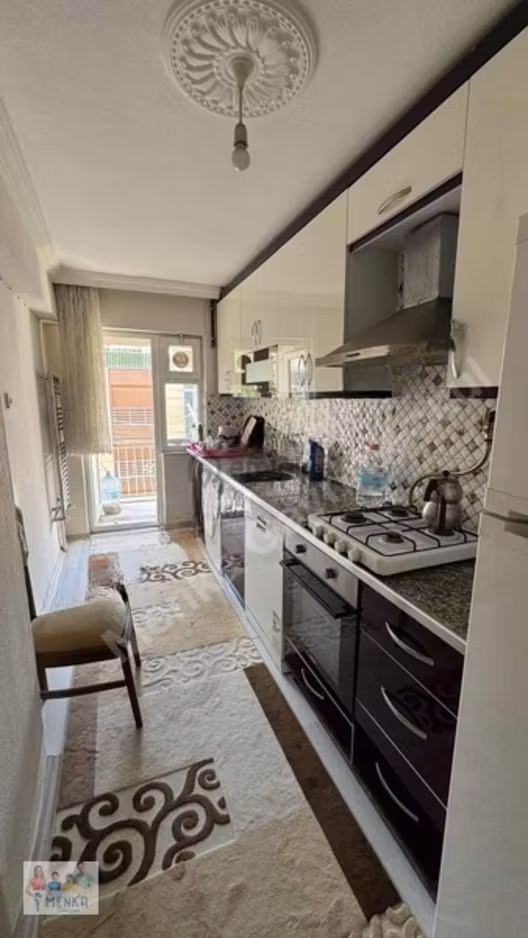 Merkezefendi'de Satılık 2+1 Kapalı Mutfaklı Daire - 80m² - 12