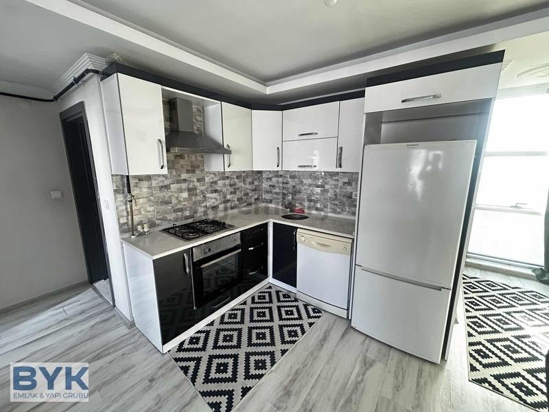 Byk' Dan! Cadde Üzeri! Geniş M2! Full Eşyalı 1+1 Daire! - 6