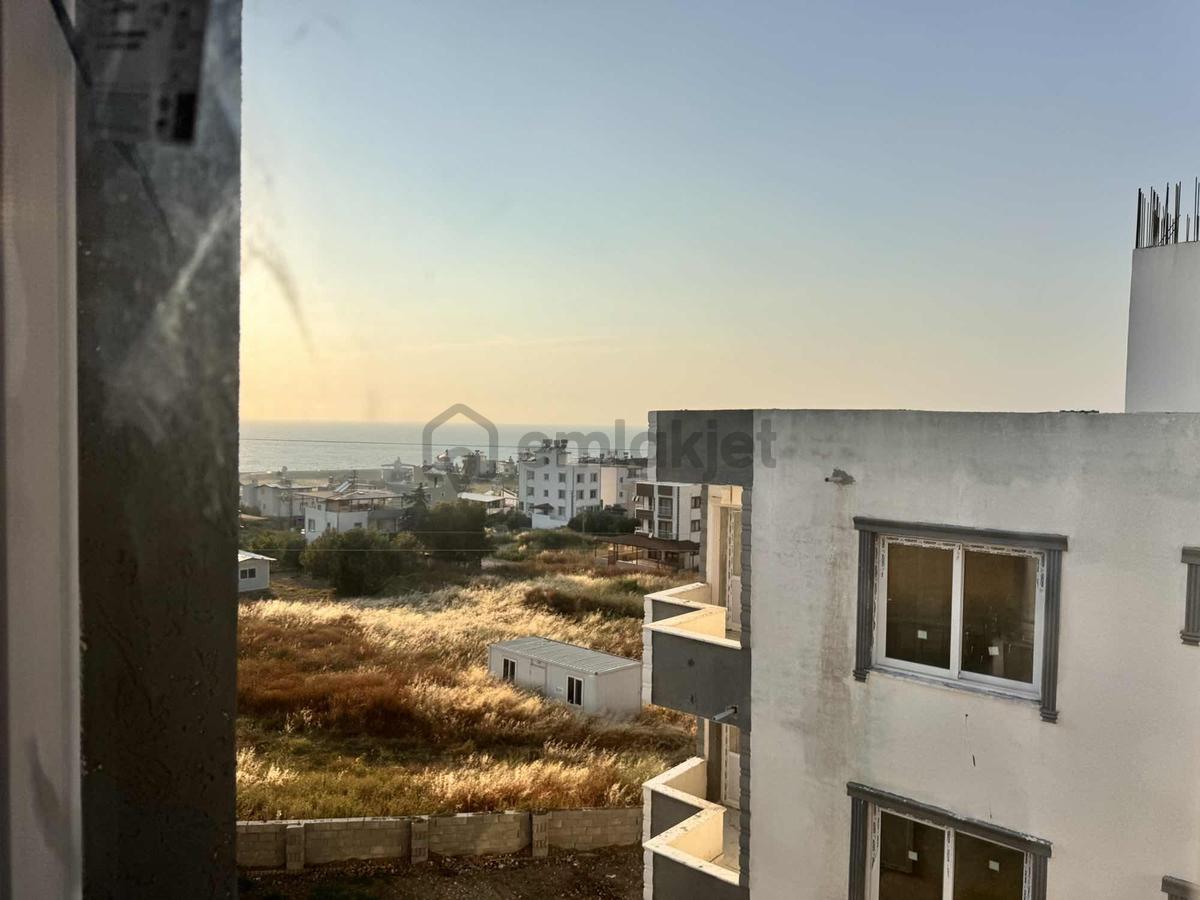 Arsuz'da Manzaralı Sıfır | Denize 600 M Satılık Daire - 3