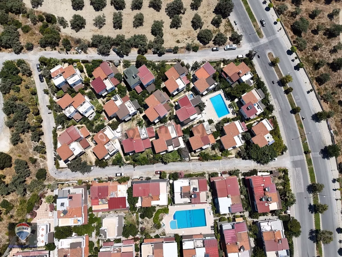 Kuşadası Kadınlar Denizine Yürüme Mesafesinde 4+1 Villa - 3