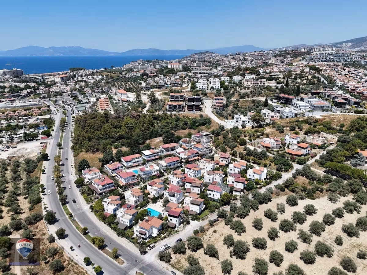 Kuşadası Kadınlar Denizine Yürüme Mesafesinde 4+1 Villa - 4