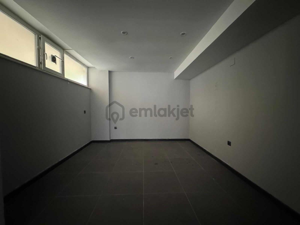 Redstone Dan Yomra Sancak Mah Satılık Dükkan - 7