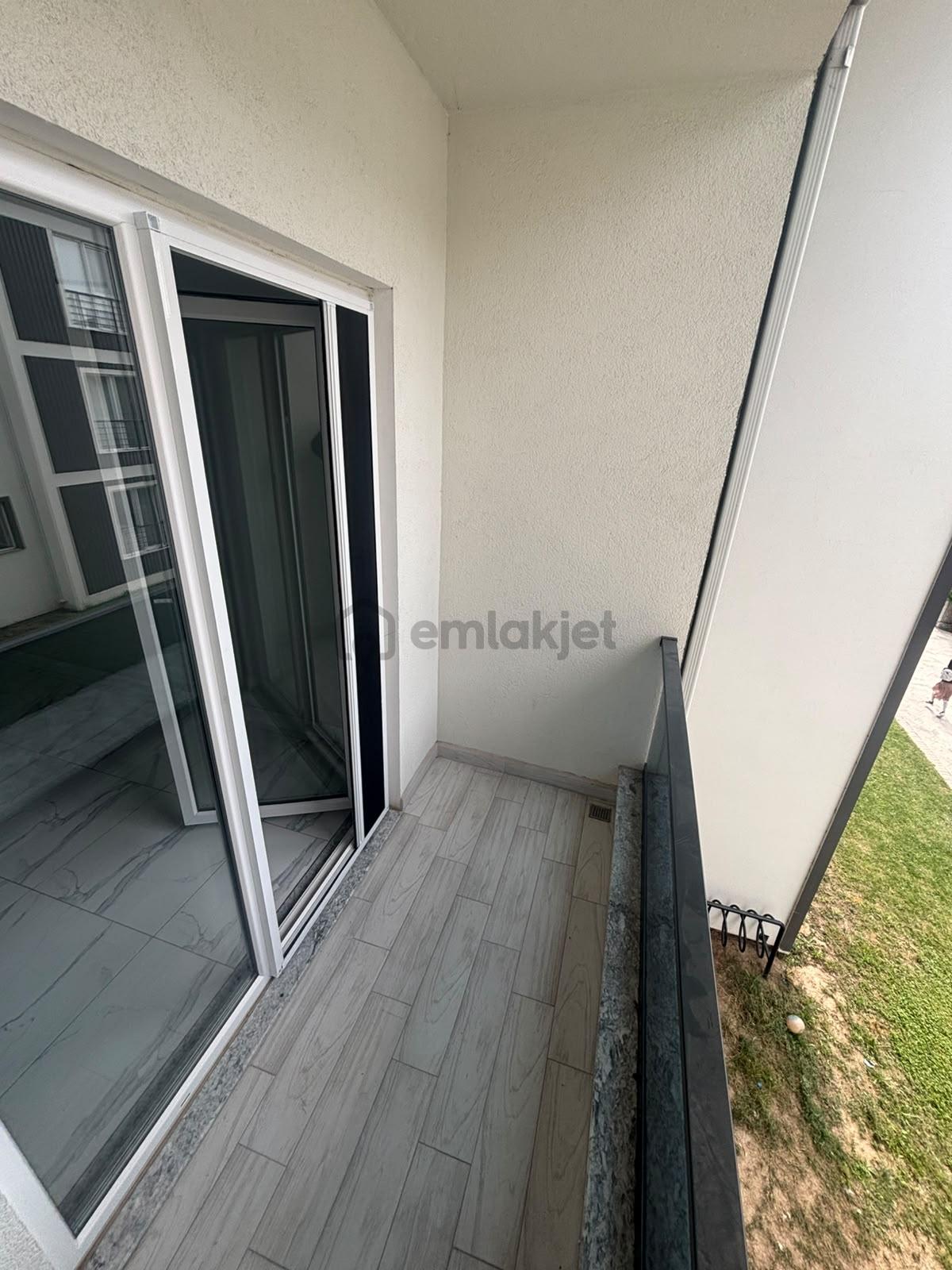 Tekeler Mahallesinde Site İçerisinde Kiralık Ara Kat 2+1 Daire - 32