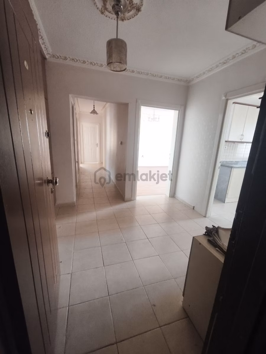 Seyrantepede Toki C Bloklarda Kiralık 3+1 Daire - 8