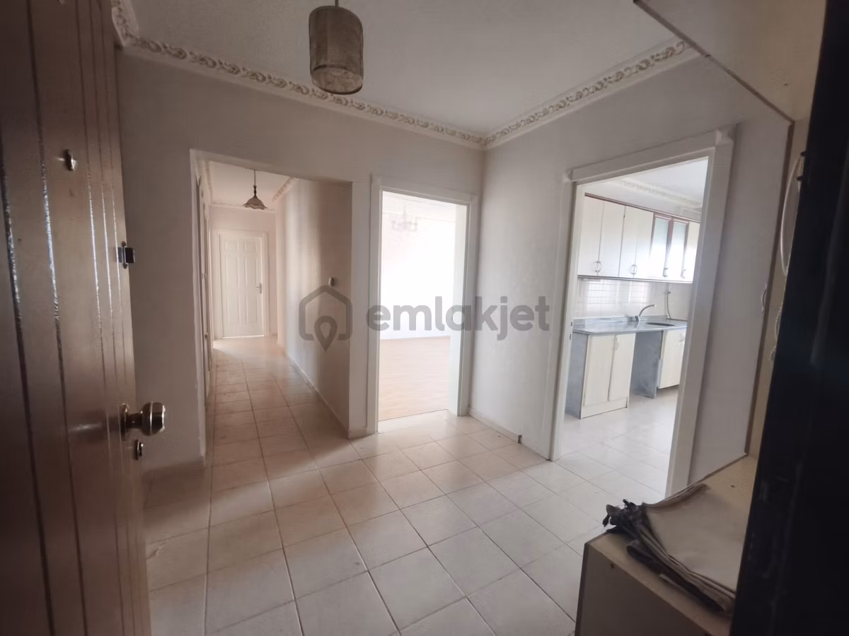 Seyrantepede Toki C Bloklarda Kiralık 3+1 Daire - 9