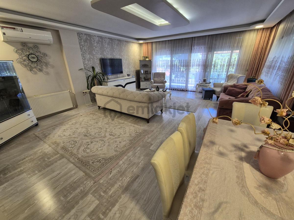 Pera Dan Emsalsiz Büyüklükte Müstakil Villa - 10
