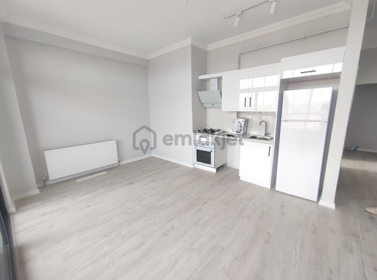 Cadde Üzeri Köşebaşı Ayça'dan Kiralık 1+1 Enüst Kat Daire - 5