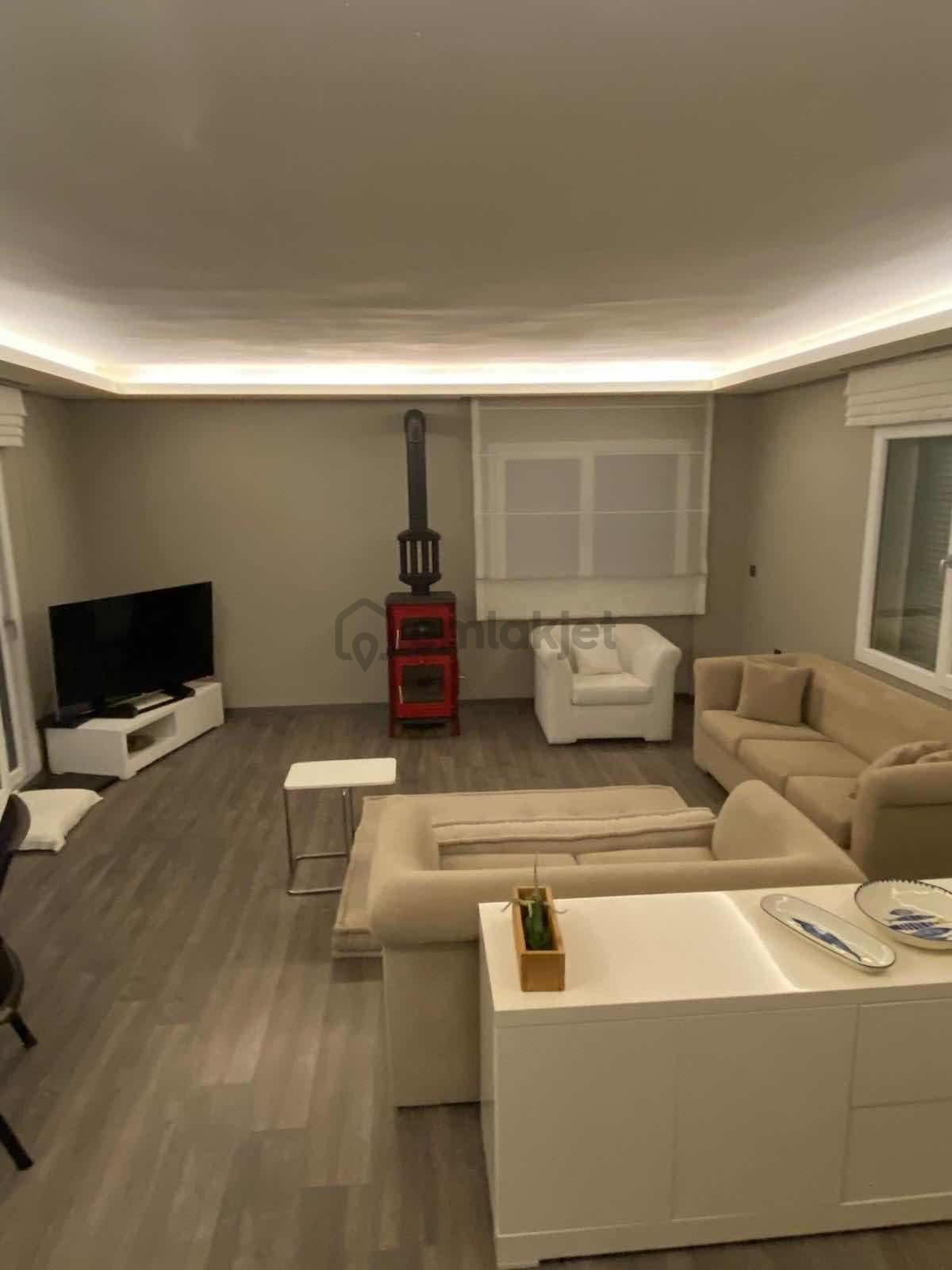 Çeşme Şifne'de Denize Yakın 3+1 Bakımlı Garajlı Villa - 27