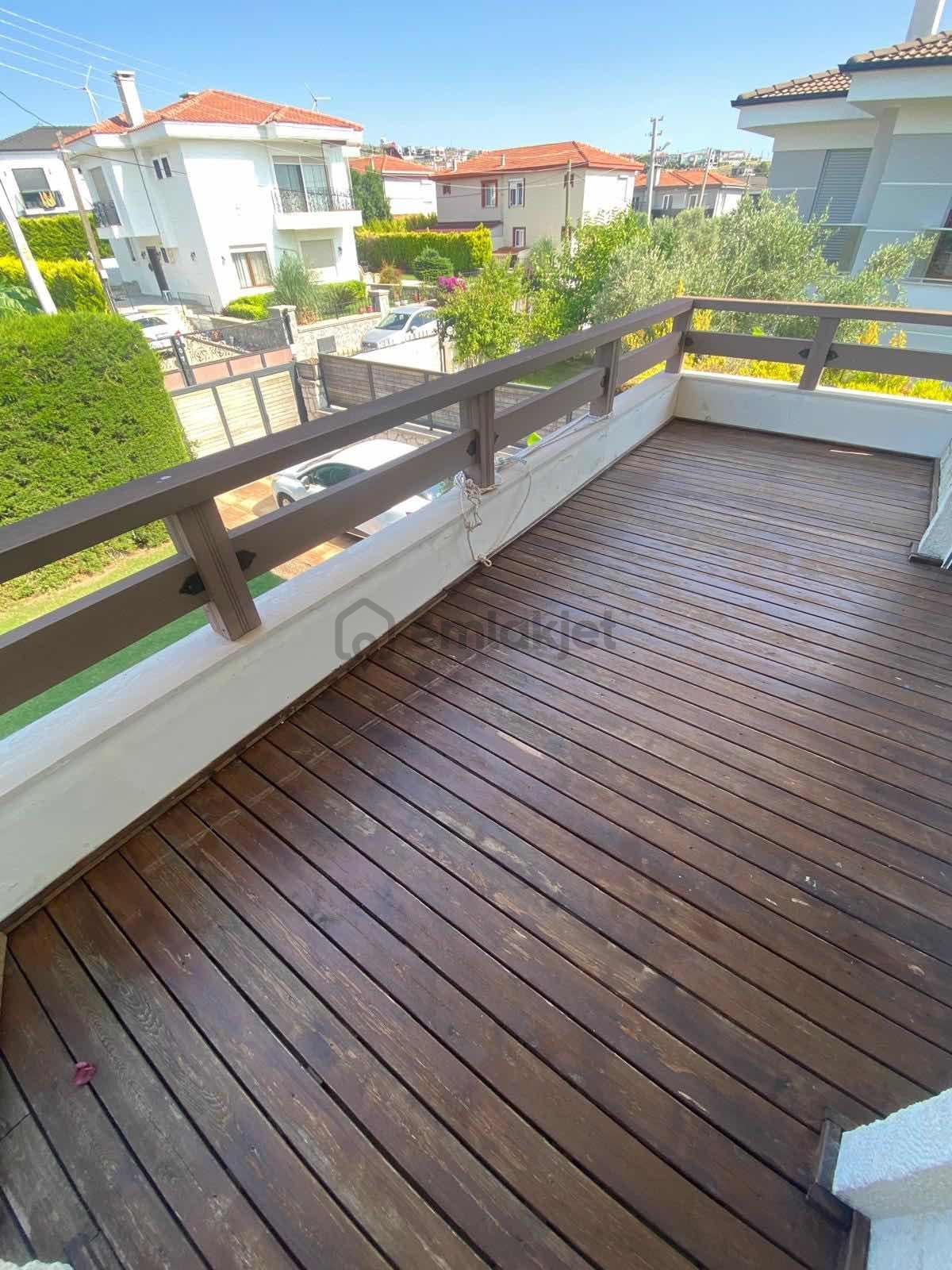 Çeşme Şifne'de Denize Yakın 3+1 Bakımlı Garajlı Villa - 32